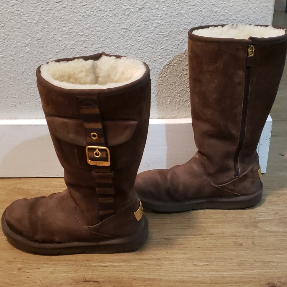 SOLD UGG Retro Cargo Buckle boots - Picture 2 of 8